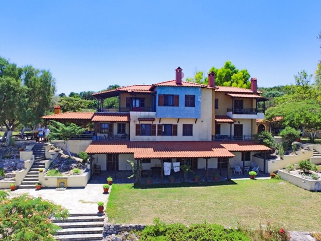 Kiparissi Villa